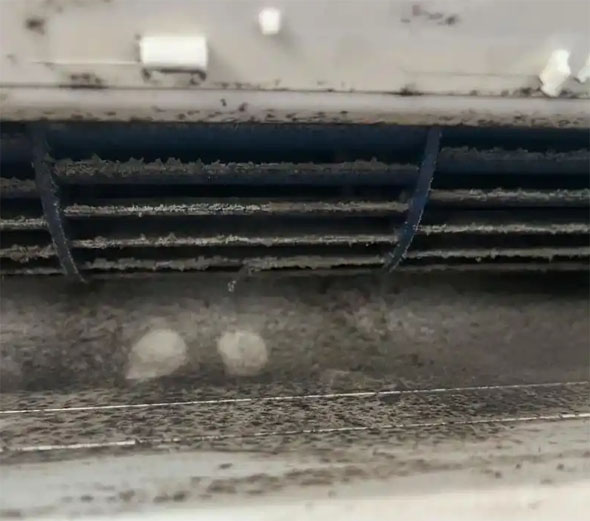 河源市空调吹的风有股烧焦味是怎么回事